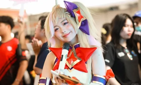 Nữ MC Tốc Chiến nhận cơn mưa lời khen khi cosplay thành Seraphine