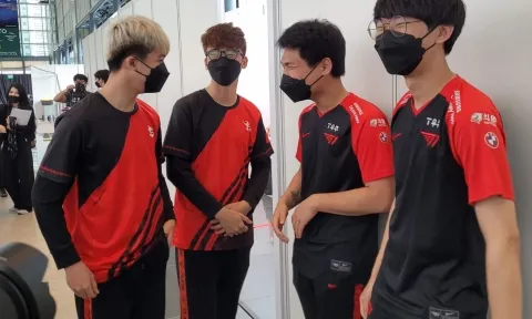 CKTG Tốc Chiến: Team Flash đánh bại T1 trong lần đầu gặp mặt
