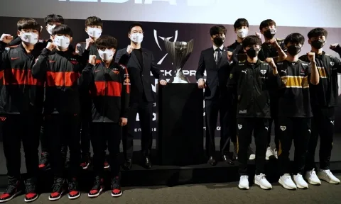 Trực tiếp LCK hôm nay ngày 28/8: Chung kết kinh điển - T1 vs GEN