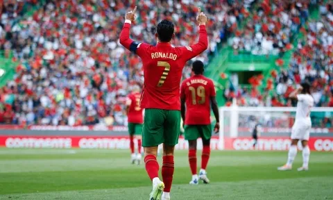 Chuyển nhượng MU 30/7: Tương lai Ronaldo sẽ ra sao, chốt ứng viên thay Antony