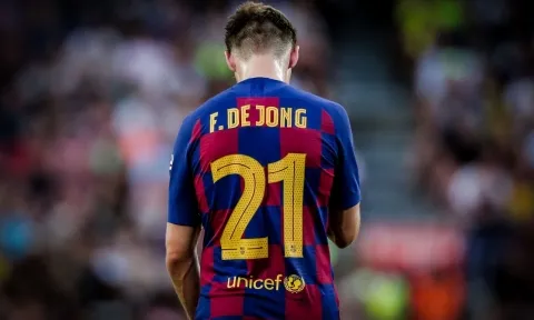 Mặc kệ sự đời, MU đã quá 'say mê' với De Jong rồi!