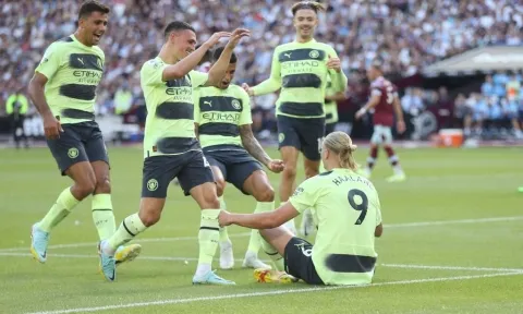 Có một Man City thật lạ tại Ngoại hạng Anh năm nay