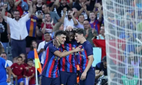 Liverpool 'mượn gió bẻ măng', chốt nhanh 'viên ngọc quý' của Barca