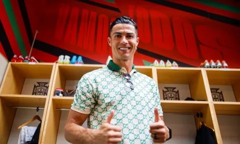Ronaldo bất ngờ nhận một giải thưởng đầu tiên trong sự nghiệp