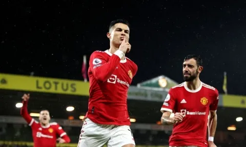 Ronaldo phá vỡ sự im lặng, yêu cầu MU tức tốc hành động để cứu đội bóng