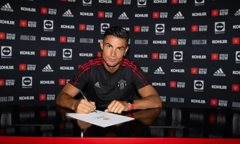 Ronaldo đích thân 'ra mặt', tương lai đầy bất ngờ được hé lộ?