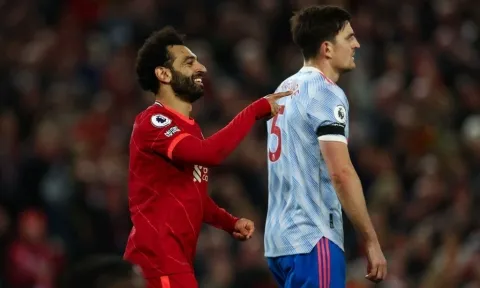 MU gặp bất lợi 'khó hiểu' trước trận Liverpool vì... fan của chính mình