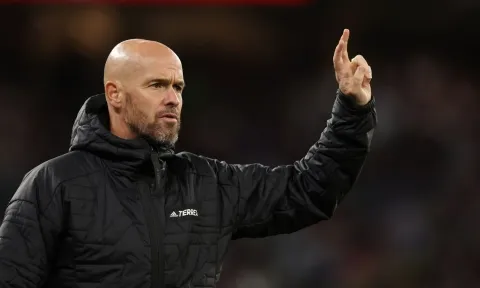 Ten Hag thể hiện uy quyền, MU đón nhận 'cơn bão' sa thải chưa từng có
