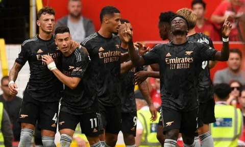 Thua thảm MU, Arsenal thẳng tay trục xuất 'linh hồn' của đội bóng