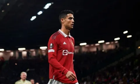 MU gặp khó, đồng đội cũng đành phải 'lắc đầu' với Ronaldo