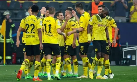 NÓNG: NHM Việt Nam sẽ được tận mắt chứng kiến Dortmund trên sân cỏ