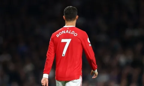 Siêu sao sẵn sàng thế chỗ Ronaldo lộ diện, MU đợi ngày xưng bá nước Anh
