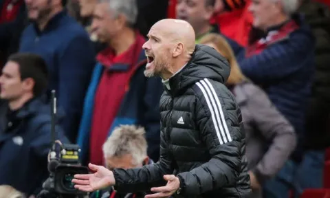 HLV Erik ten Hag: 'MU xứng đáng giành chiến thắng'