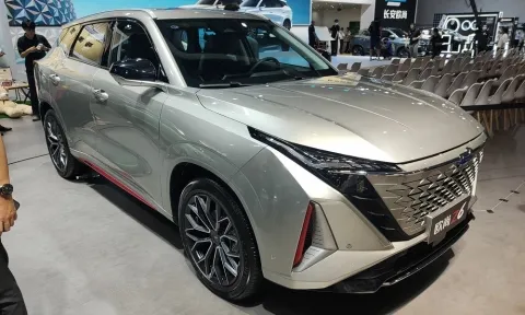 SUV cỡ C của Trung Quốc “gây sốt” với thiết kế hiện đại, giá rẻ ngang Morning