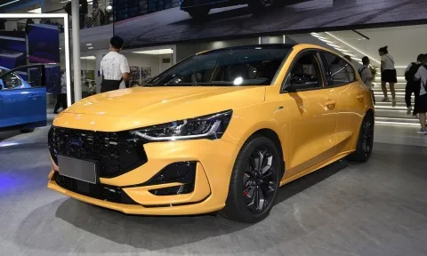 Ford ra mắt mẫu xe hạng C có thiết kế đẹp long lanh, giá siêu hấp dẫn