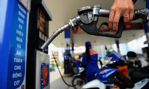 Tin vui: Giá xăng chính thức giảm sau 7 lần tăng liên tiếp