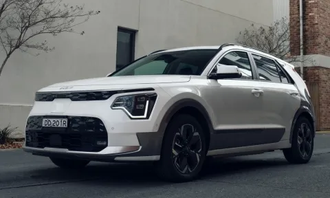 SUV cỡ C của KIA chốt giá từ 706 triệu đồng, có bản thuần điện đấu VinFast VF e34