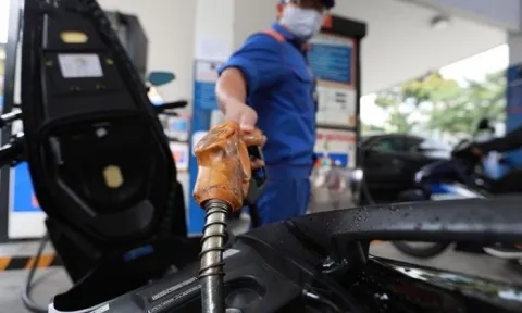 Giá xăng có thể giảm tới 5.000 đồng/lít trong kỳ điều hành ngày 21/7