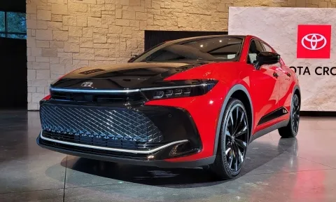 Toyota ra mắt mẫu sedan lai SUV với thiết kế cực đẹp, diện mạo như siêu xe