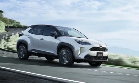 SUV cỡ nhỏ của Toyota có thêm phiên bản GR Sport cực chất, giá siêu rẻ