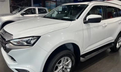 Mẫu SUV 7 chỗ rẻ nhất Việt Nam đã về đại lý, chốt lịch ra mắt vào ngày mai