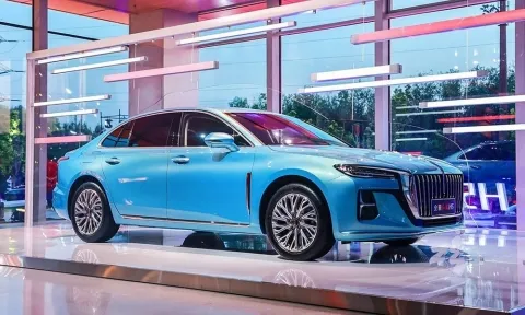 Sedan hạng D của Trung Quốc ra mắt với thiết kế như xe sang, giá từ 559 triệu đồng