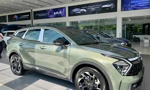 Kia Sportage bán chạy nhất phân khúc, “vượt mặt” Honda CR-V, Mazda CX-5