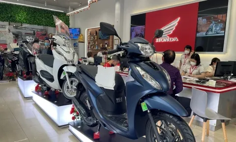 Giá xe máy Honda giảm mạnh khi nguồn cung phục hồi