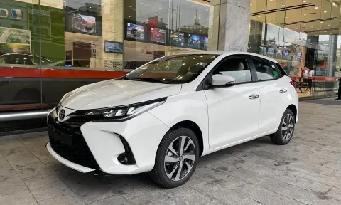 Hatchback cỡ B của Toyota giảm giá mạnh, quyết đấu Mazda 2, Suzuki Swift