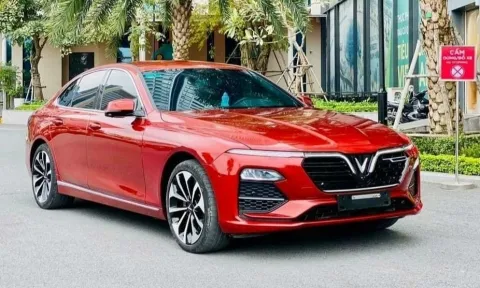 Vẫn có 849 xe VinFast Lux A2.0 được bàn giao tới khách Việt trong tháng 8