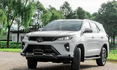 Toyota Fortuner 2022 ra mắt với nhiều nâng cấp hiện đại hơn, giá không đổi