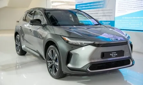 Toyota sắp đem “bom tấn” bZ4X về Việt Nam, cùng phân khúc VinFast VF 8