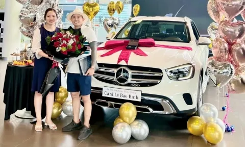 Ca sĩ Lê Bảo Bình tậu “xế hộp” Mercedes-Benz tiền tỷ