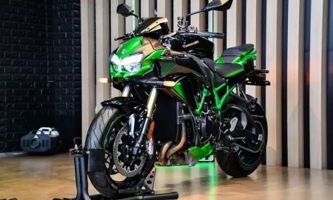 Siêu mô tô "quái thú" của Kawasaki ra mắt tại Việt Nam, giá 770 triệu đồng