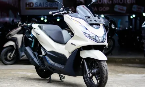 Ảnh thực tế Honda PCX e:HEV 2022 vừa về đại lý, giá 99 triệu đồng