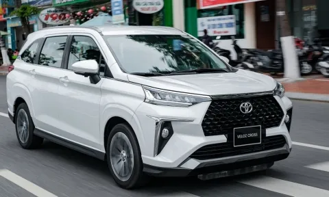 Toyota Veloz Cross chính thức tăng giá lần 2, khó cạnh tranh Mitsubishi Xpander