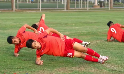U19 Việt Nam tập hồi phục, tự tin chờ đối thủ ở bán kết