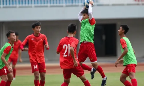 U16 Việt Nam tập 'bài dị' trước trận chung kết Đông Nam Á với Indonesia