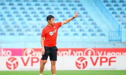 HLV SLNA tiết lộ biện pháp 'bắt chết' Hoàng Đức ở trận gặp Viettel FC