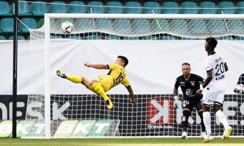 Thi đấu 10 phút, Quang Hải đóng góp 'con số 0' cho Pau FC