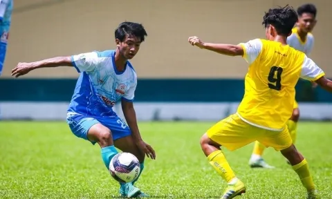 Đàn em Công Phượng ghi siêu phẩm trong ngày U17 HAGL tạo mưa bàn thắng