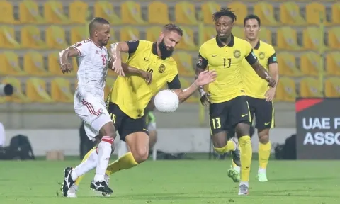 CĐV Malaysia bị tố phân biệt đối xử sau khi thua chung kết King's Cup