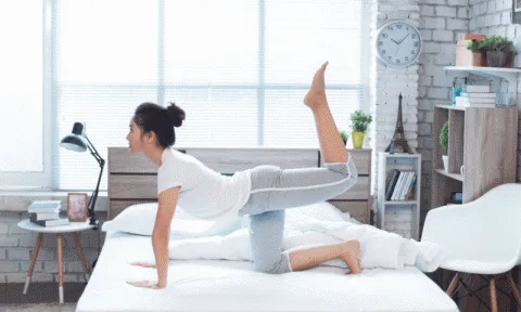 Bài tập tăng vòng 1 trước khi đi ngủ trên giường hiệu quả nhất