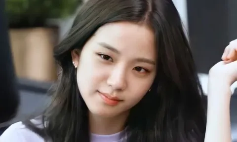 [Bóc trần] nhan sắc lúc mặt mộc của Jisoo Blackpink
