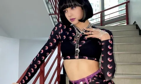 Ngắm cơ bụng quyến rũ của Lisa Blackpink và bí kíp để sở hữu