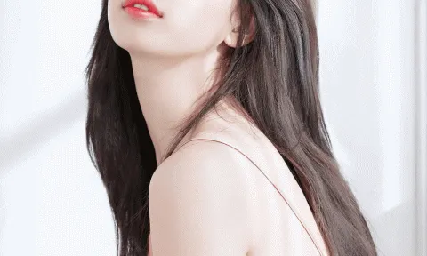 Suzy bật mí bí quyết dưỡng da ngày hè đơn giản
