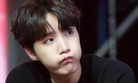 J-Hope BTS chia sẻ cách chăm sóc da để có làn da tỏa sáng