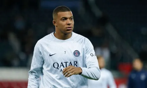 Ban lãnh đạo PSG kiên quyết, Mbappe 'không còn cơ hội' ra đi