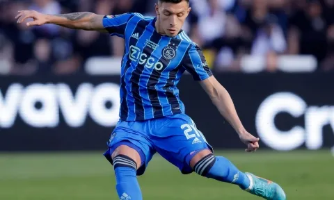 Ajax báo ''tin buồn" cho Man Utd vụ Lisandro Martinez