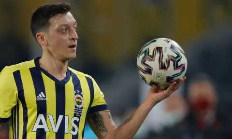 NÓNG: "Đại gia" Ngoại hạng Anh chuẩn bị có được Ozil